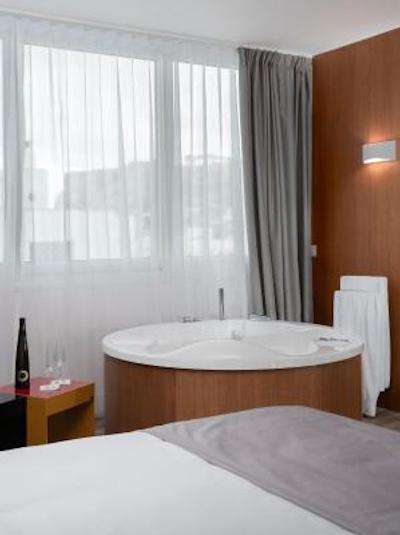 الیا ارمو آتن هتل