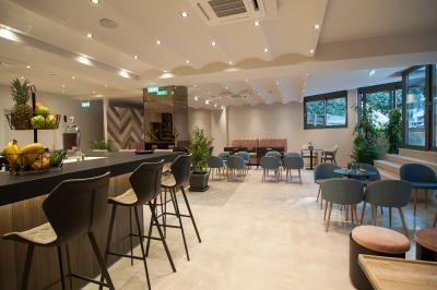 آتن پلاتینوم رومز اند سوئیتس