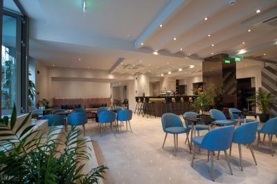 آتن پلاتینوم رومز اند سوئیتس