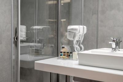 آتن پلاتینوم رومز اند سوئیتس