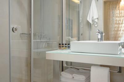 آتن پلاتینوم رومز اند سوئیتس