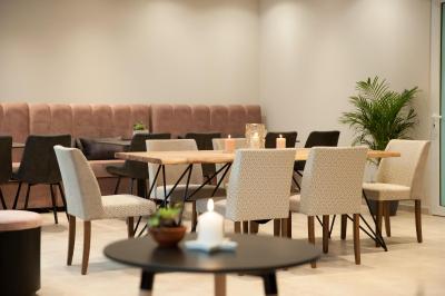 آتن پلاتینوم رومز اند سوئیتس