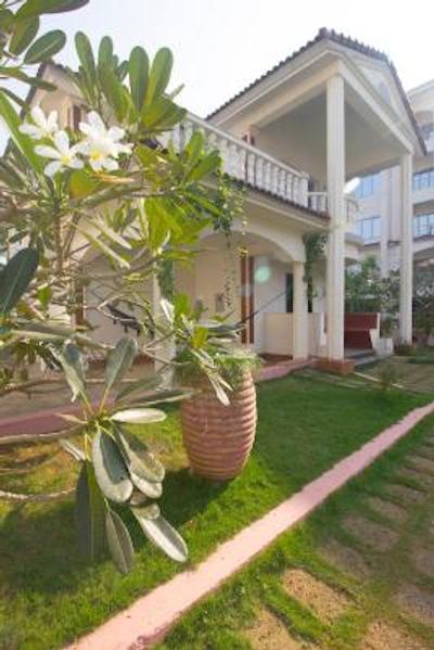 اسپان سوئیتز اند ویلاز