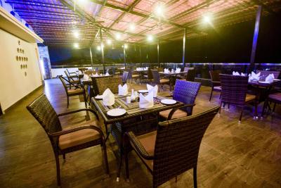 اسپان سوئیتز اند ویلاز