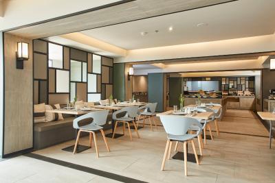 د کوارتر لادپراو بای یو اچ جی