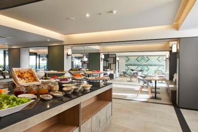 د کوارتر لادپراو بای یو اچ جی