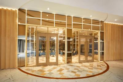 د کوارتر لادپراو بای یو اچ جی