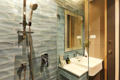 د کوارتر لادپراو بای یو اچ جی