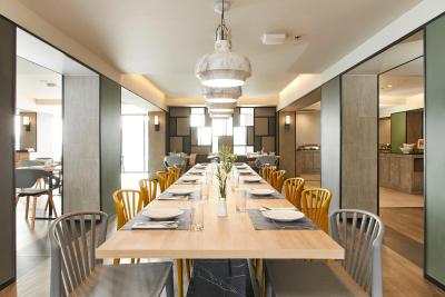 د کوارتر لادپراو بای یو اچ جی