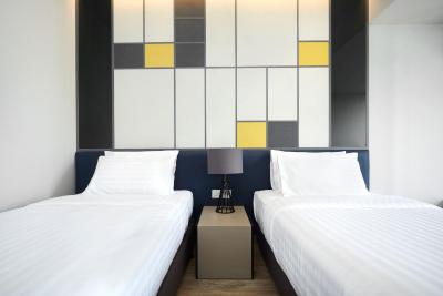 د کوارتر لادپراو بای یو اچ جی