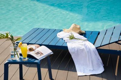 د کوارتر لادپراو بای یو اچ جی