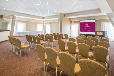 کرون پلازا ترنتو آیرپرت