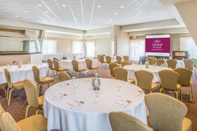 کرون پلازا ترنتو آیرپرت