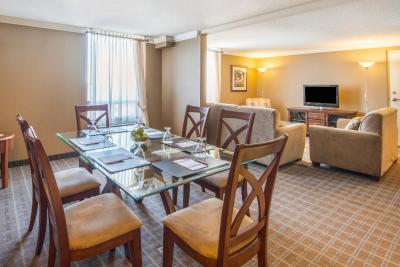 کرون پلازا ترنتو آیرپرت