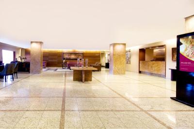 کرون پلازا ترنتو آیرپرت