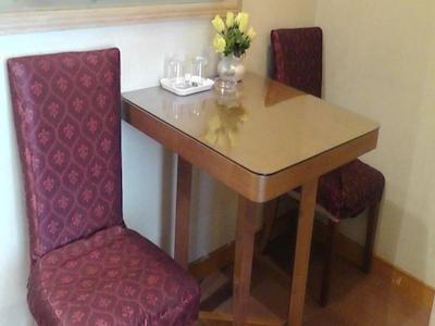 مدرن یونیورس بیزنس پلازا بای اینترنشنال سرویس اپارتمنت