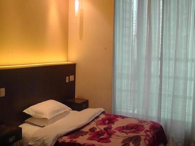 مدرن یونیورس بیزنس پلازا بای اینترنشنال سرویس اپارتمنت