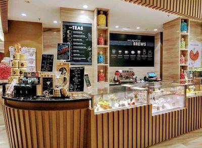 دوبلتری بای هیلتون اهمداباد