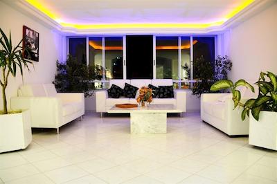 هتل کاسا بلانکا بوسینز اند اسپا