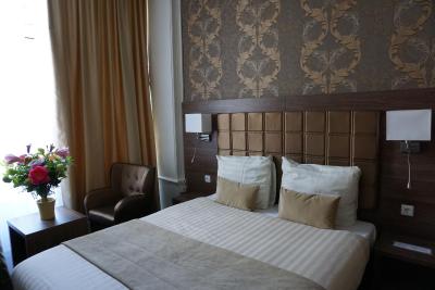 اادام ویلهلمینا