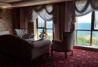 نوان سوئیت هتل