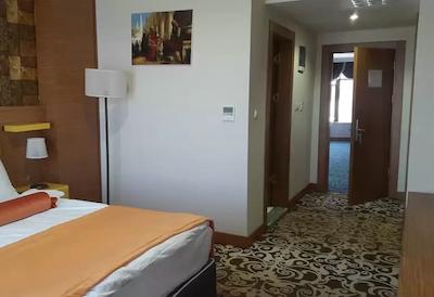 نوان سوئیت هتل