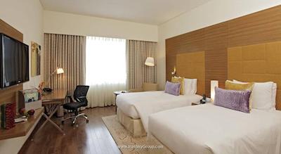 کانتری این اند سوئیتس گرگاون یودیوگ ویهار