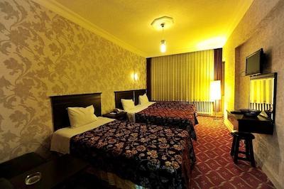 بویوک آزور اوتلی