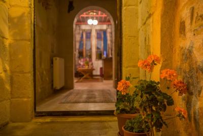 لونا کیو هتل