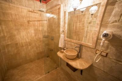 لونا کیو هتل