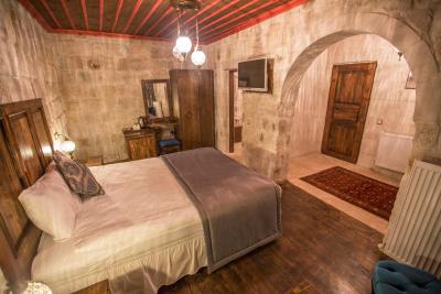 لونا کیو هتل