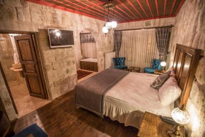 لونا کیو هتل