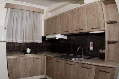 هتل آپارتمان شفق