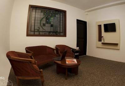 هتل آپارتمان شفق