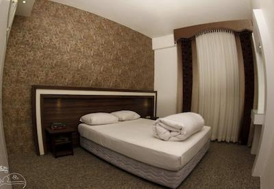 هتل آپارتمان شفق