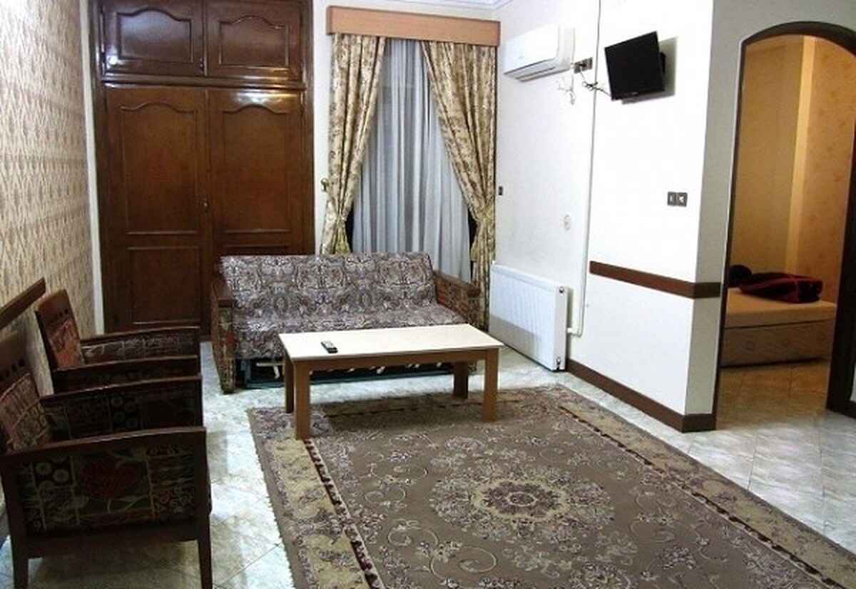 هتل آپارتمان تخت طاووس