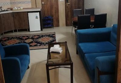 هتل آپارتمان معین درباری مشهد