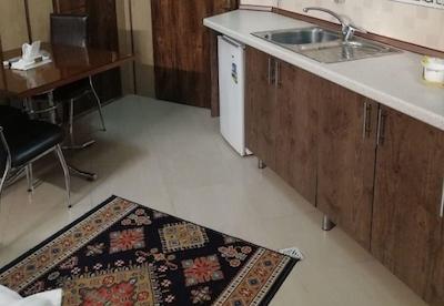 هتل آپارتمان معین درباری مشهد