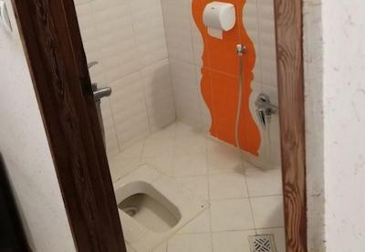 هتل آپارتمان معین درباری مشهد