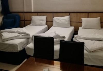 هتل آپارتمان معین درباری مشهد