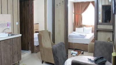 هتل آپارتمان معین درباری مشهد