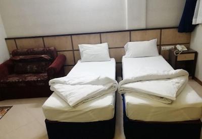 هتل آپارتمان معین درباری مشهد