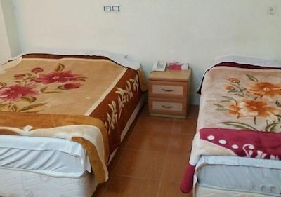 هتل گل نرگس نائین