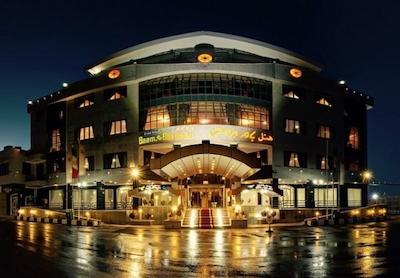 هتل بزرگ بام بروجن