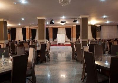 هتل بزرگ بام بروجن