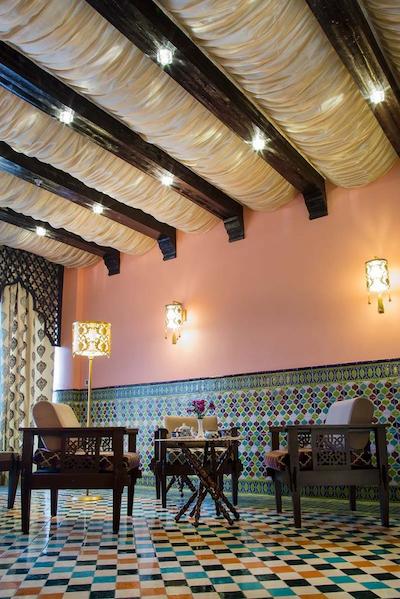 هتل نگین پاسارگاد مشهد