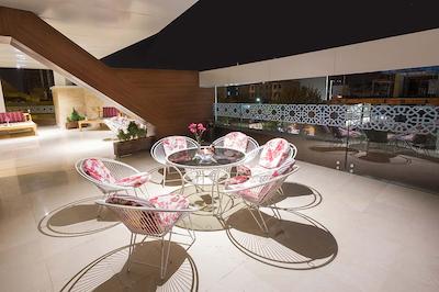 هتل نگین پاسارگاد مشهد