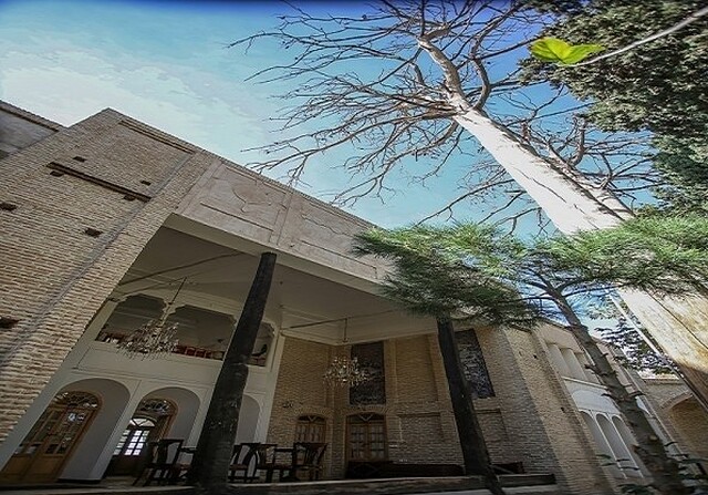 هتل باغ سنتی متولی باشی کرمان