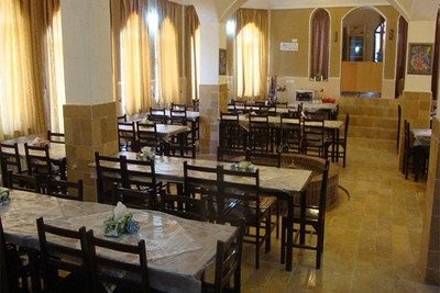 هتل سنتی یه تا روستای بیاضه