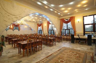 هتل گلستان قمصر